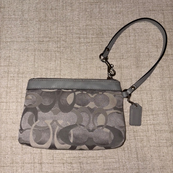 Coach | Small Silver Wristlet in Signature Canvas Print and Leather Trim - Picture 3 of 6
